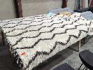 18 · LARGE SHAGGY AREA RUG, BERBER STYLE. 3,000 X 2,000 MM (APPROX).