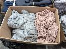23 · 4 X WOVEN BED RUGS (1 X BOX)
