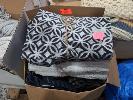 33 · 22 (APPROX) X ASSORTED BATHROOM TOWELS (1 X BOX)