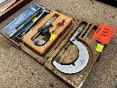 153 · 2 x MICROMETERS, MITUTOYO 2-3" & 0-1" WITH 3 x BORE GAUGES, m & r ASSORTED SIZES