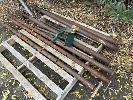 423 · 3 x ACROW PROPS, 1 x PALLET