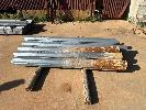 28 · 1 PACK VINE POSTS, GALV STEEL & END POSTS (ASSORTED)