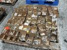 225 · LARGE LOT PLASTIC LUGS, CAP SNAPS, ETC, 1 x PALLET NO GST