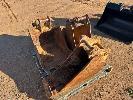 263 · ECH EXCAVATING BUCKET, 280mm, CAT EXCAVATING BUCKET, 400mm &, KOBELCO EXCAVATING BUCKET, 560mm