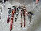 17 · 3 x PIPE WRENCHES, UP TO 36", 600mm SHIFTER, 2 x BOLT CUTTERS & 4LB HAMMER