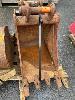29 · EXCAVATOR BUCKET,, WIDTH: 450mm, PIN SIZE: 45 (DIAMETER) x 170mm (L)