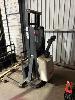 2 · WALKIE STACKER, CROWN, MOD: 20MT110A, CAPACITY: 1000kg, MAX HEIGHT: 2800mm